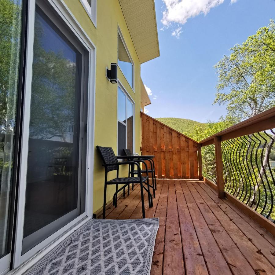 Knotty Pine Ocean Front Suite - Adults Only Ingonish Exterior foto