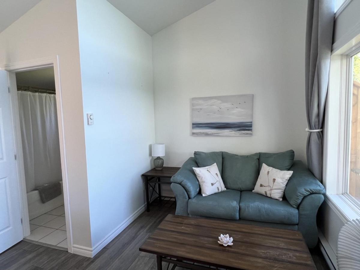 Knotty Pine Ocean Front Suite - Adults Only Ingonish Exterior foto