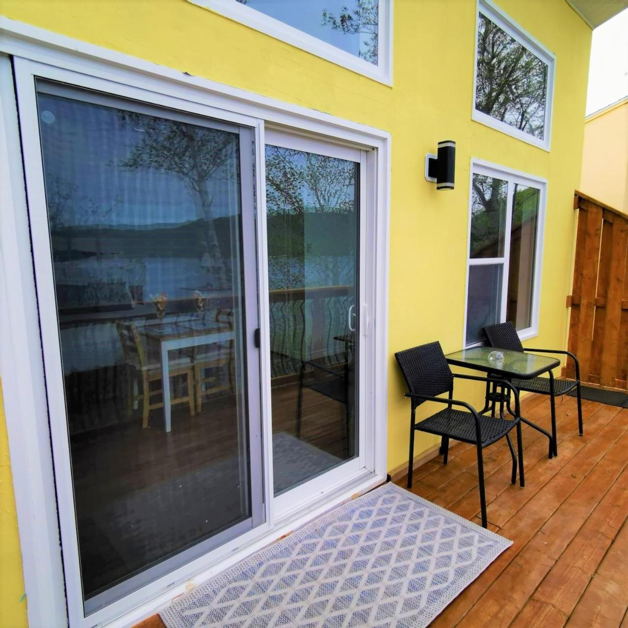 Knotty Pine Ocean Front Suite - Adults Only Ingonish Habitación foto